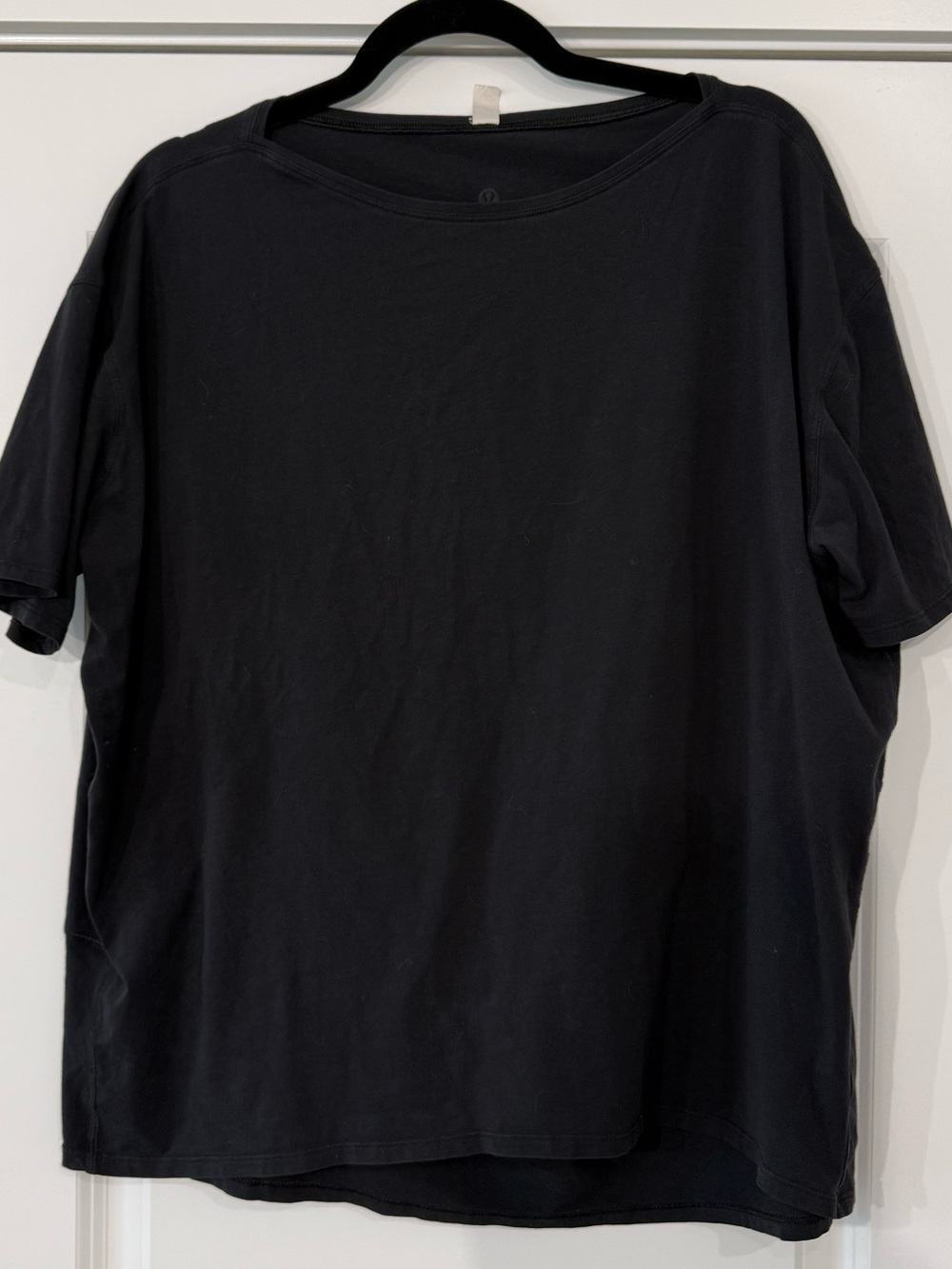lululemon athletica Black Short Sleeve Crew Tee - Picture 2 of 3